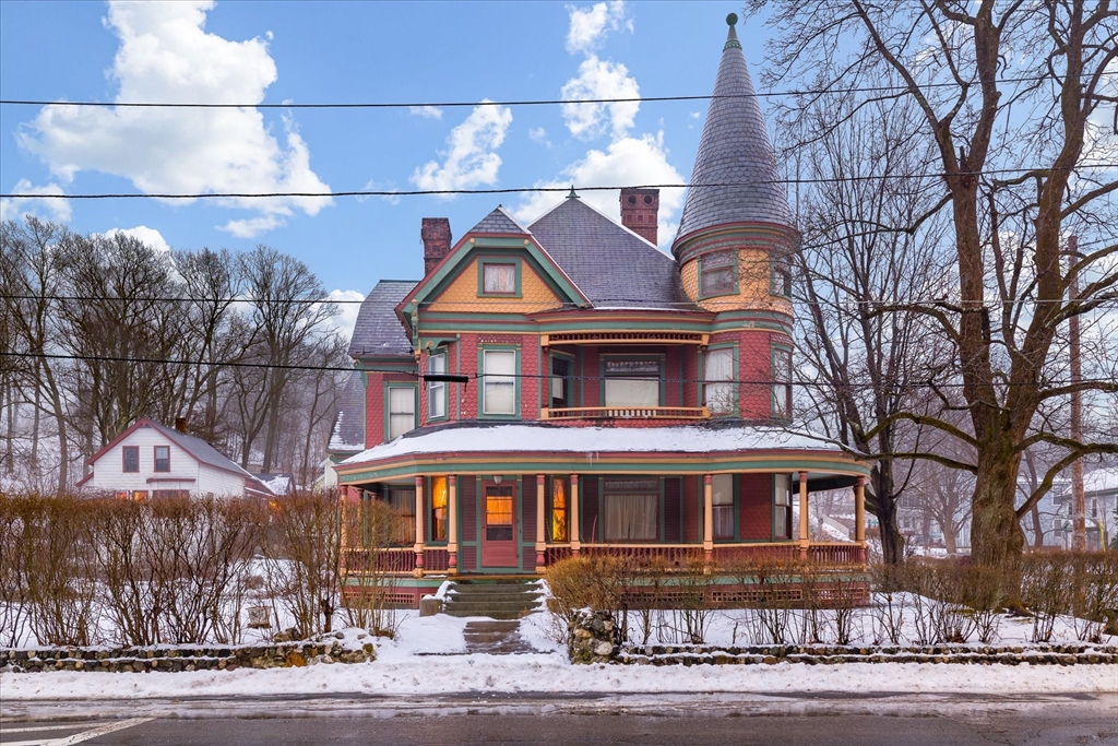 503 School St Property Photo