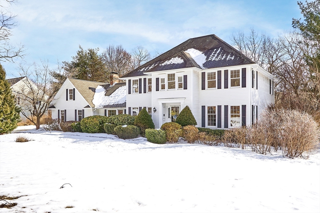 7 Meadowbrook Circle, Shrewsbury