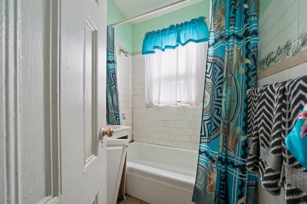 707 Washington St Property Photo 17
