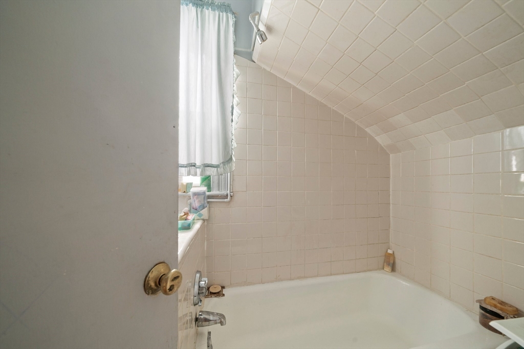 707 Washington St Property Photo 18