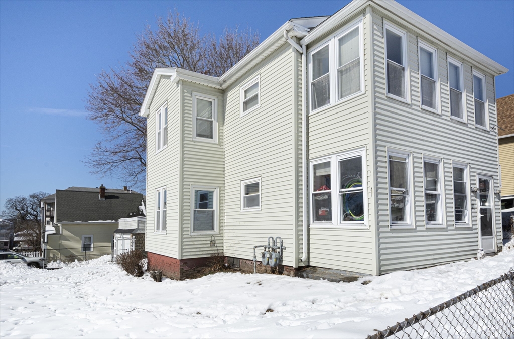 21 Orient St Property Photo 1