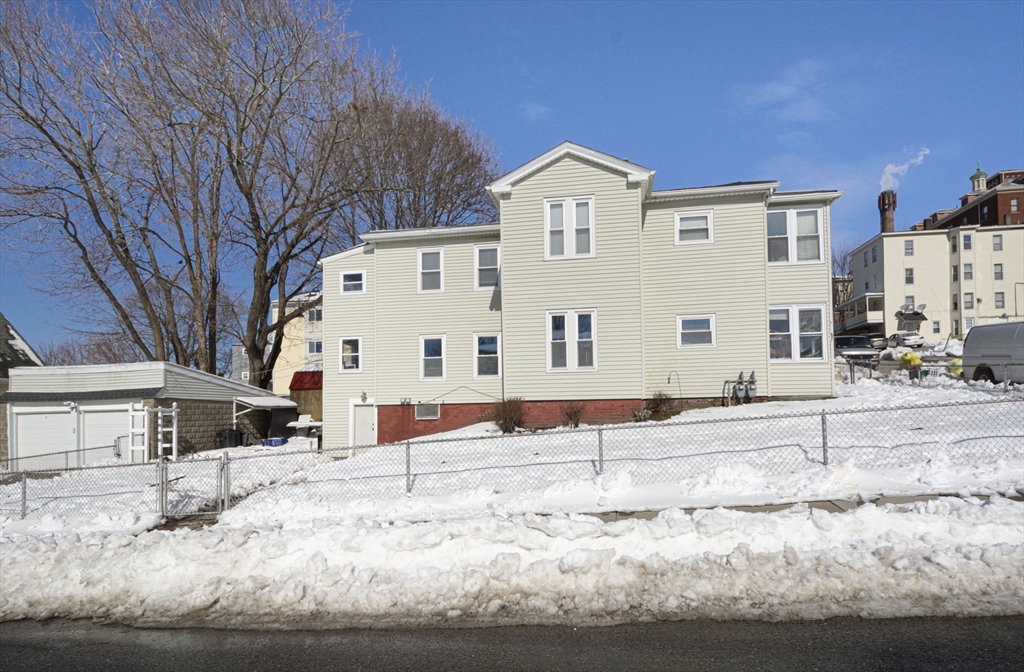 21 Orient St Property Photo 3