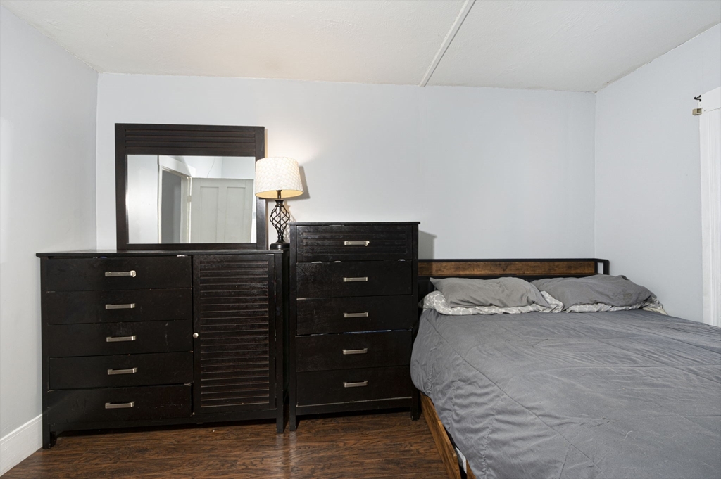 21 Orient St Property Photo 25