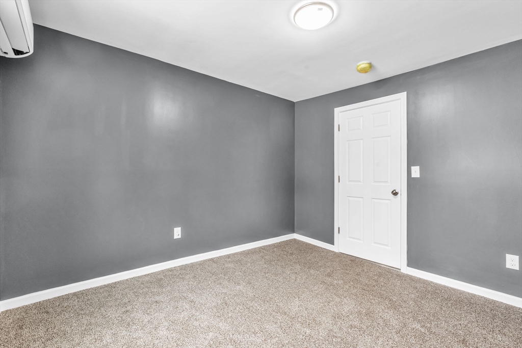 231 Hope St Property Photo 15