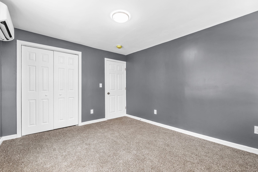 231 Hope St Property Photo 17
