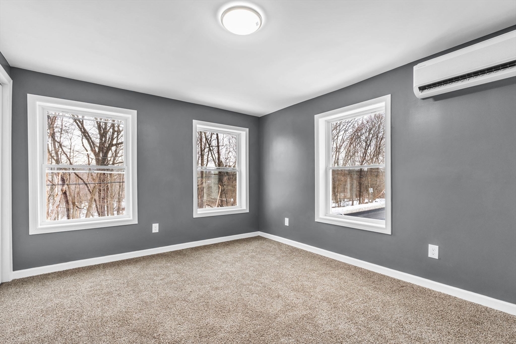 231 Hope St Property Photo 18