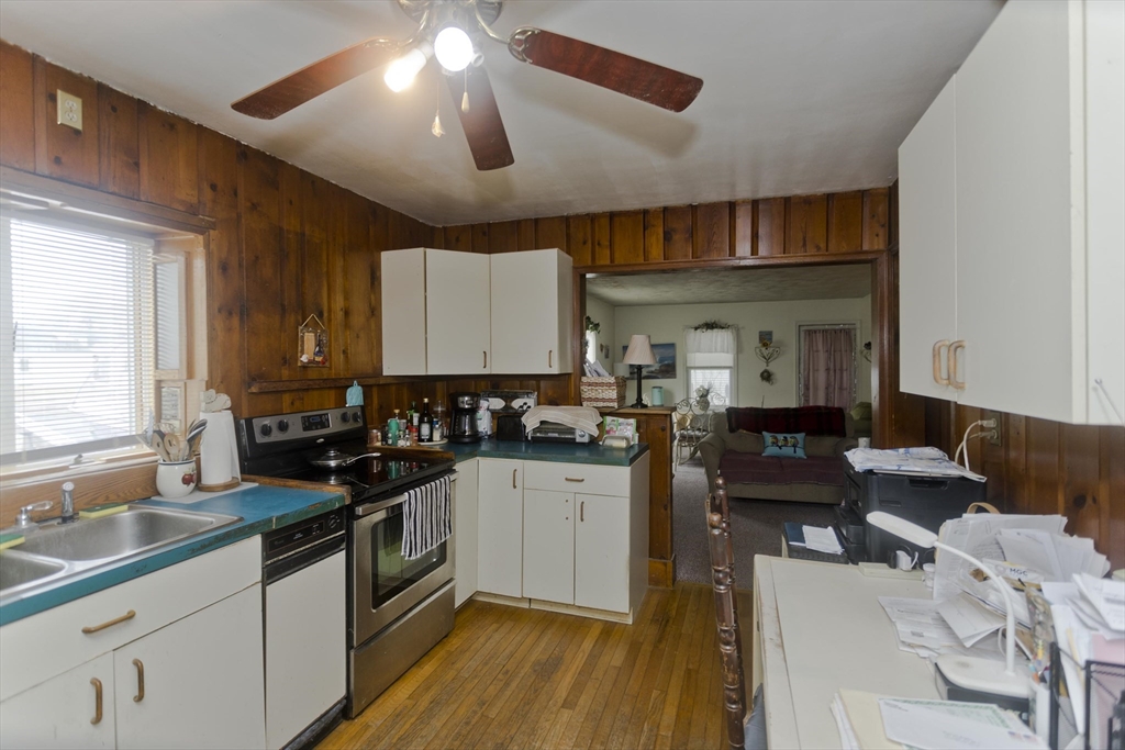 123 Calef Ave Property Photo 6