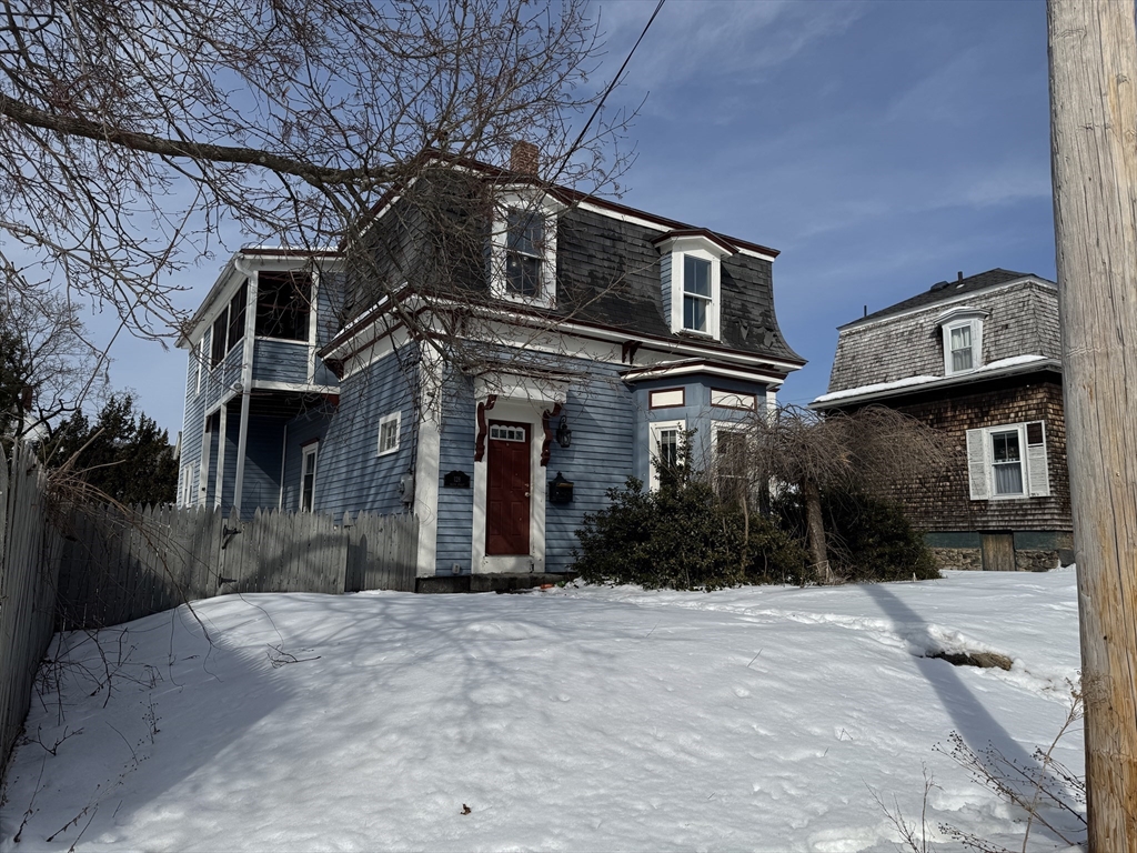 128 Allen St Property Photo