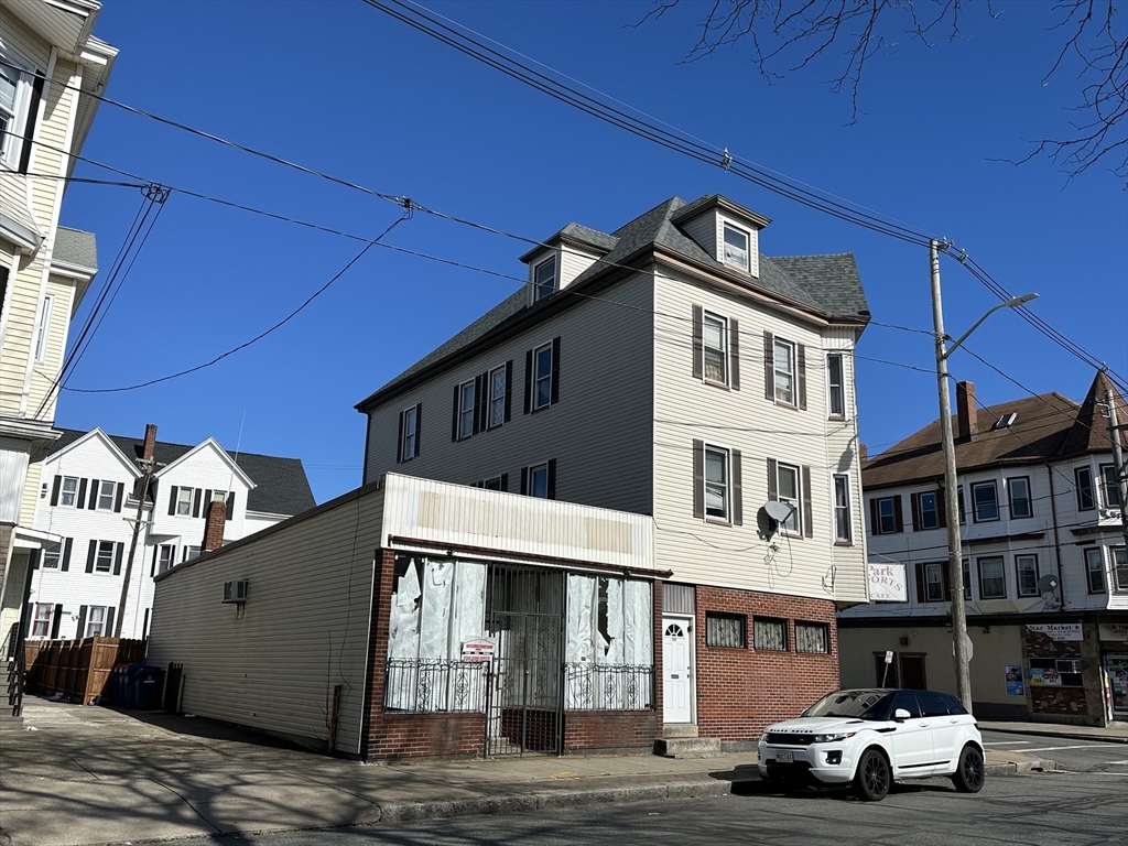 329 Rivet St. Property Photo 4