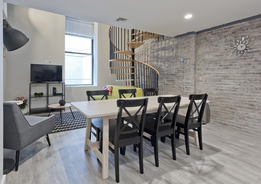 630 Washington # 409 Property Photo 1