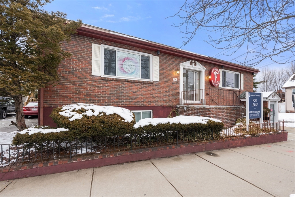 61 Massachusetts Property Photo 22