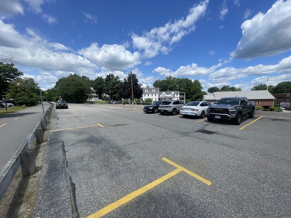 635 Massachusetts Property Photo 21