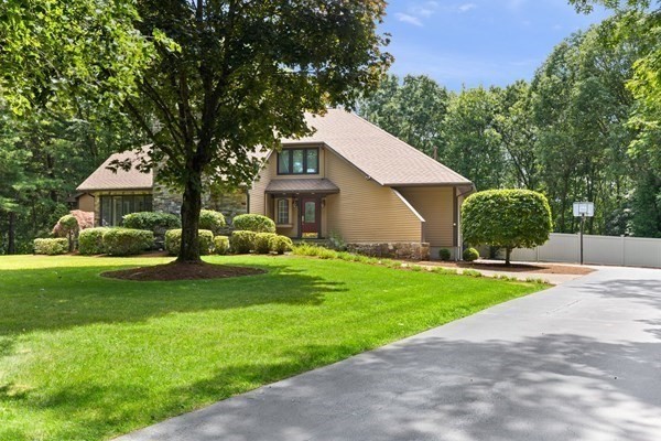 18 Kings Rd Property Photo