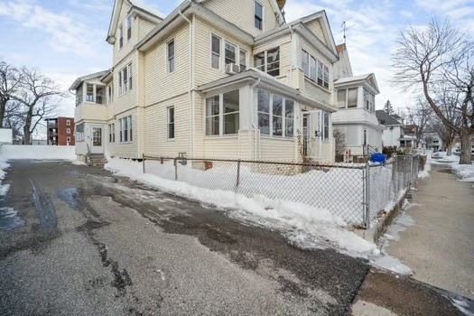 40-42 Ranney St Property Photo 3
