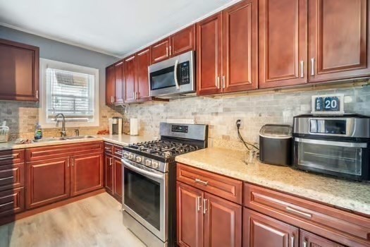 40-42 Ranney St Property Photo 6
