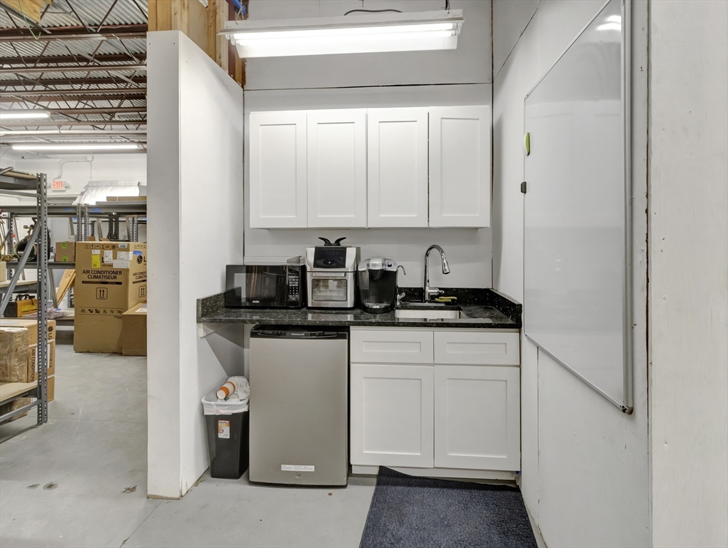 9 Maynard St Property Photo 13