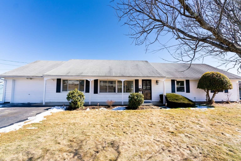 1 Theresa Rd Property Photo