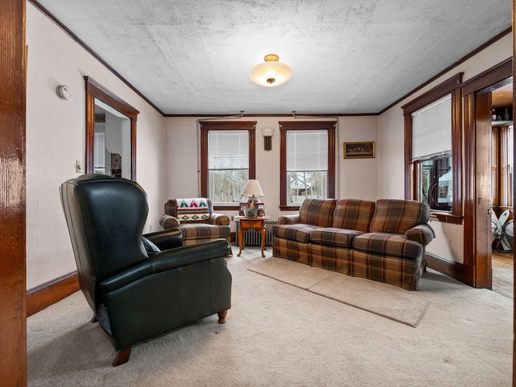 545 Pearl St Property Photo 5