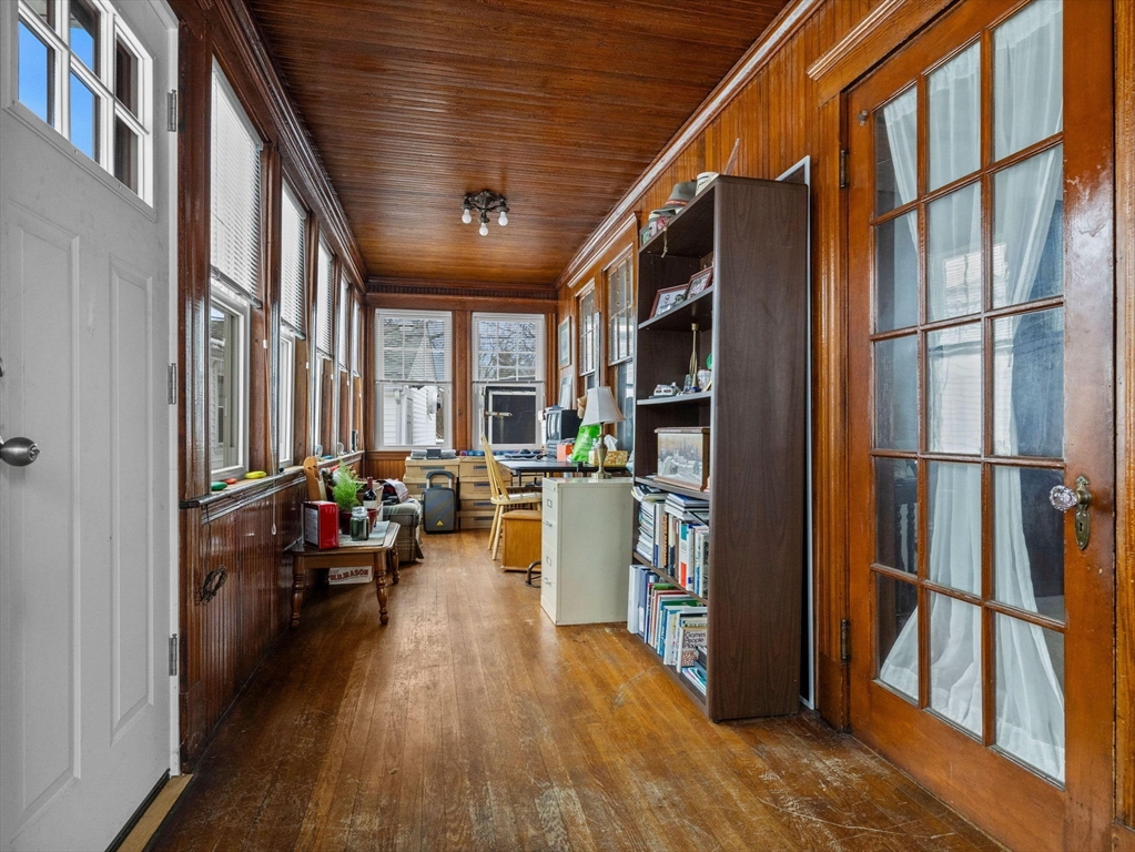 545 Pearl St Property Photo 7