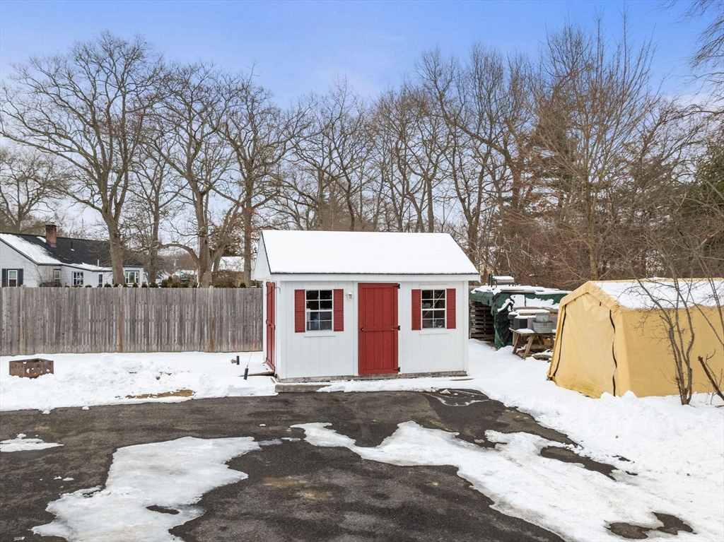 545 Pearl St Property Photo 8