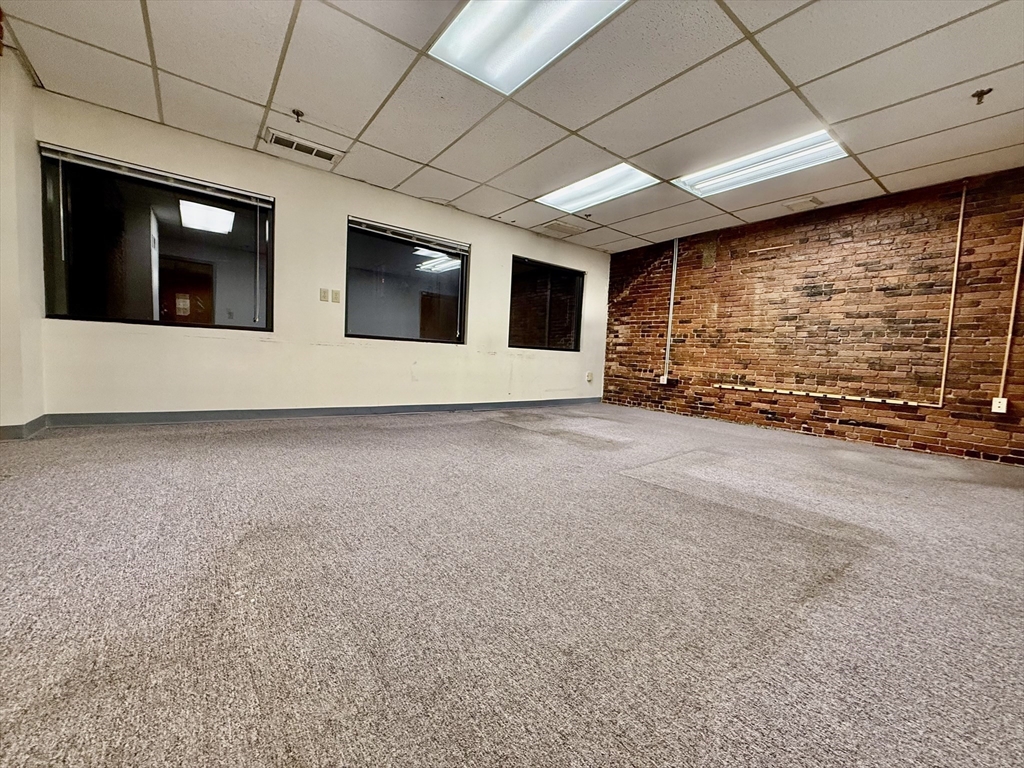200 Lincoln St # 403 Property Photo 4