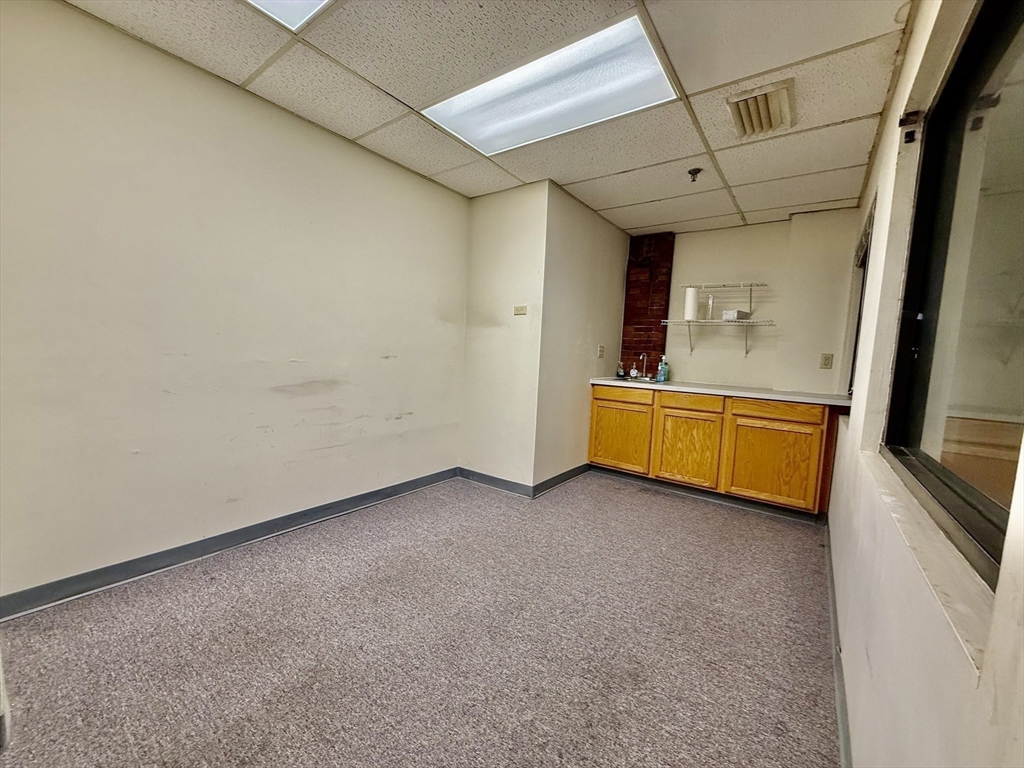 200 Lincoln St # 403 Property Photo 8
