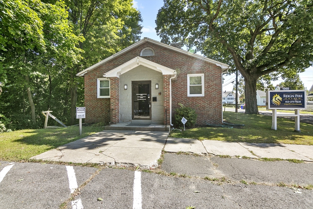 1060 Worcester St Property Photo 3