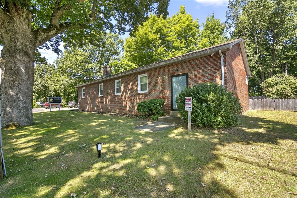 1060 Worcester St Property Photo 15