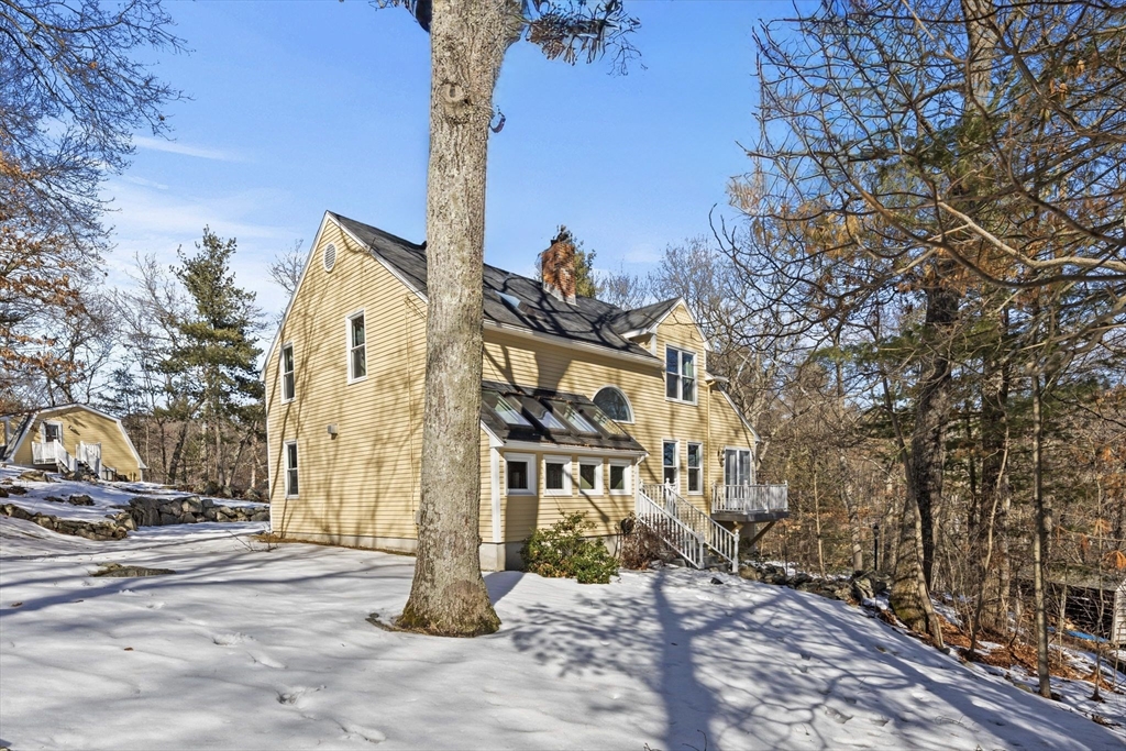 28 Winter St Property Photo