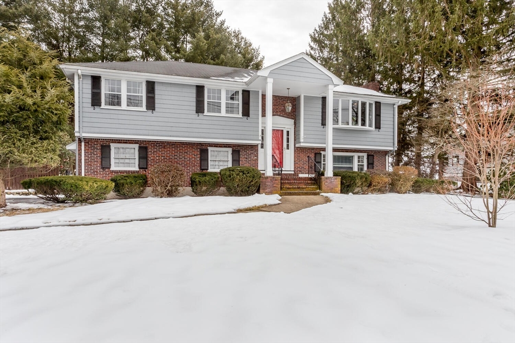 97 Spring Ln Property Photo
