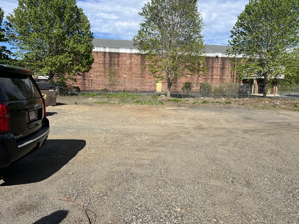 32 Stone Ave Property Photo 8