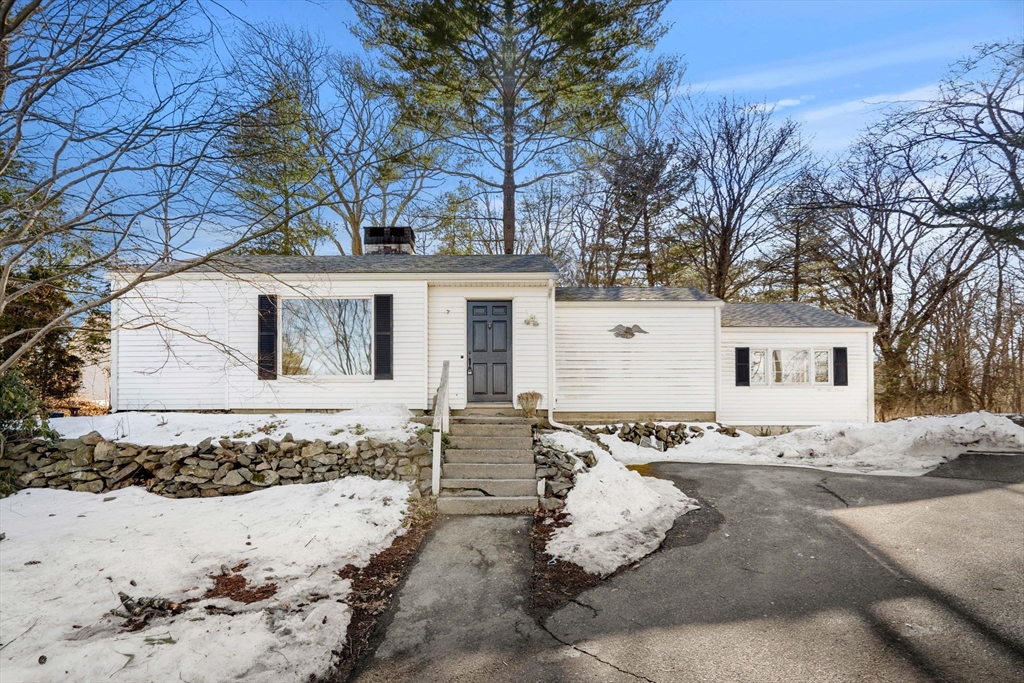 286 Locust St Property Photo
