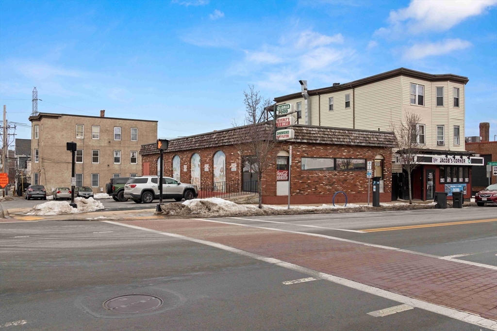 268-272 Rantoul St Property Photo 2