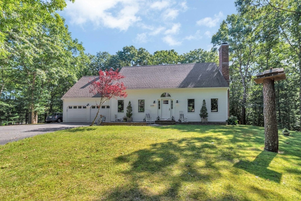 4 Lochstead Dr Property Photo