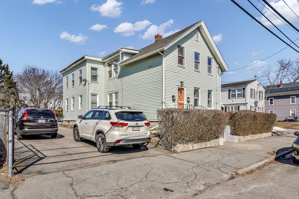18 Pleasant St Property Photo
