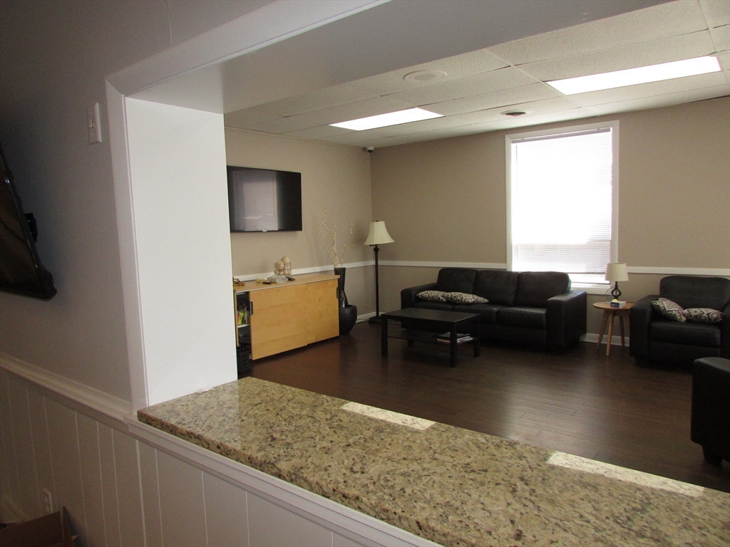 106 Commonwealth Ave Property Photo 8