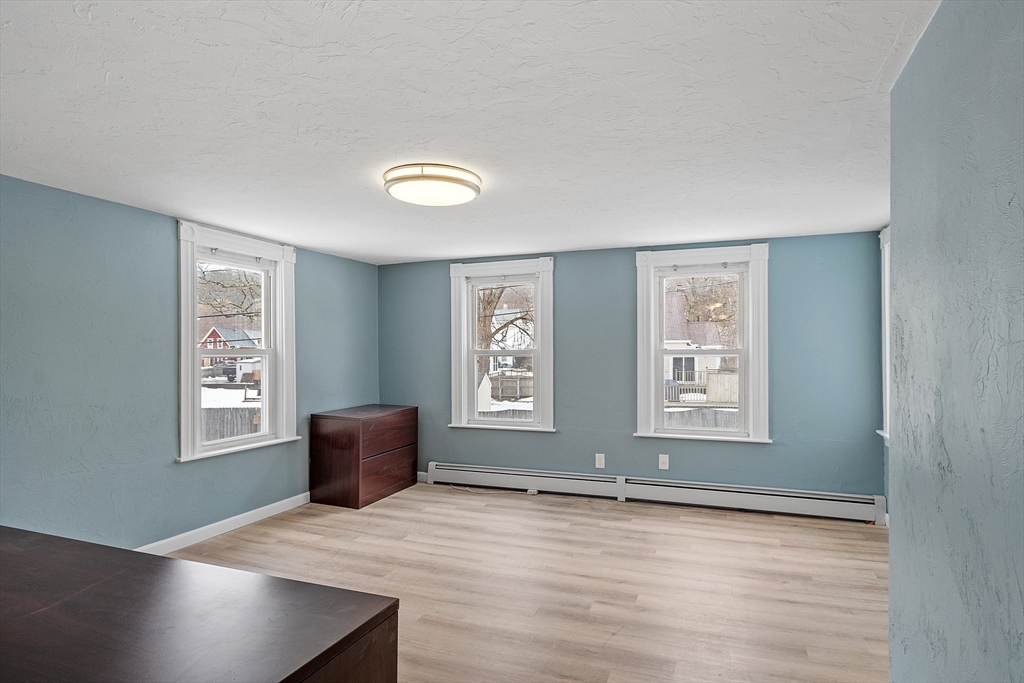 48 Pleasant St Property Photo 15