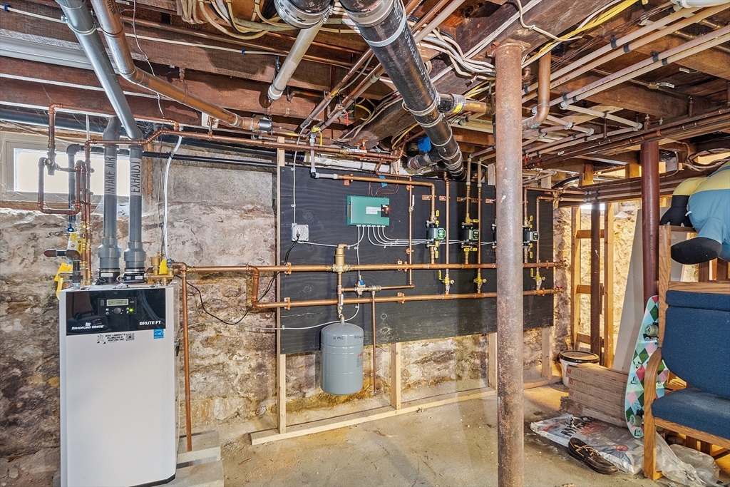48 Pleasant St Property Photo 23