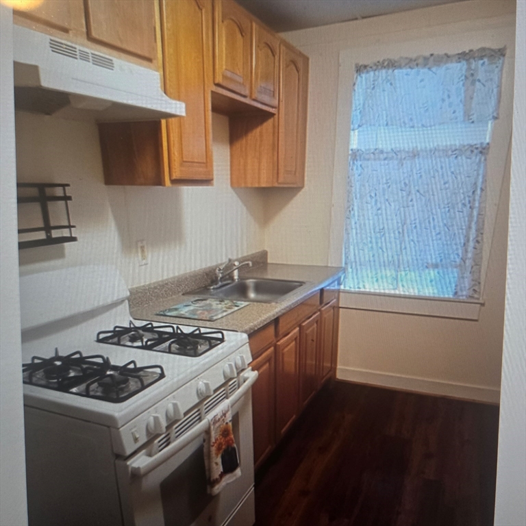 153 Main St # 1r Property Photo