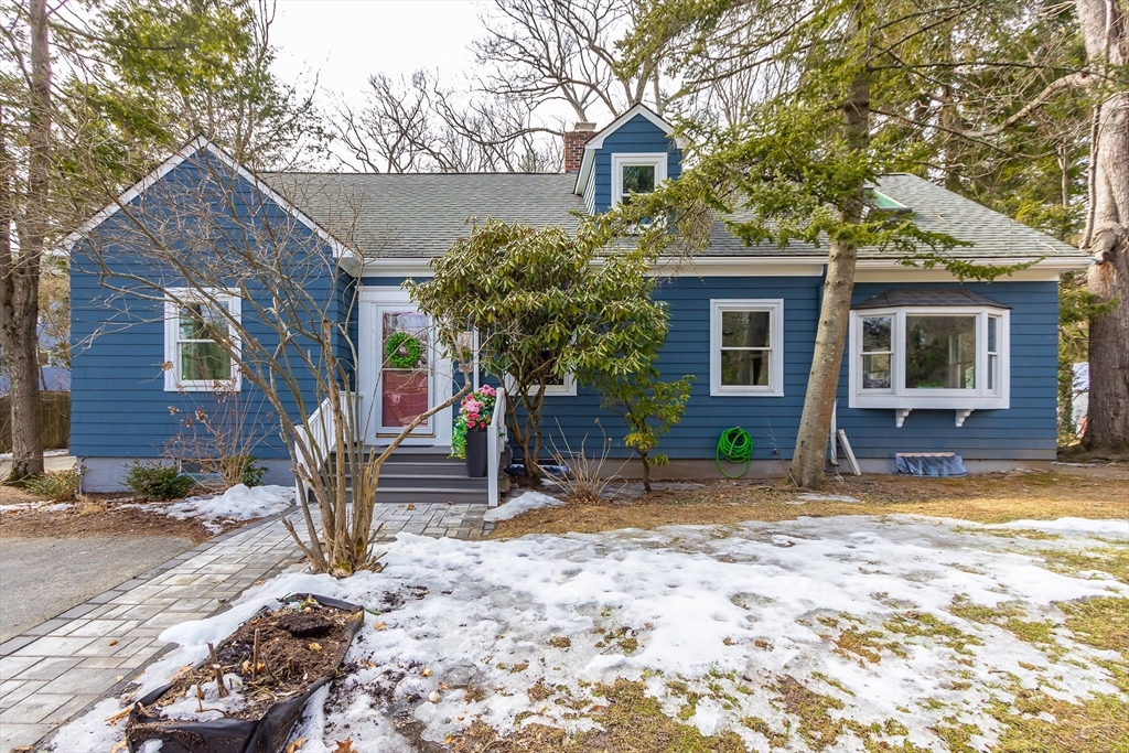 663 Greendale Ave Property Photo
