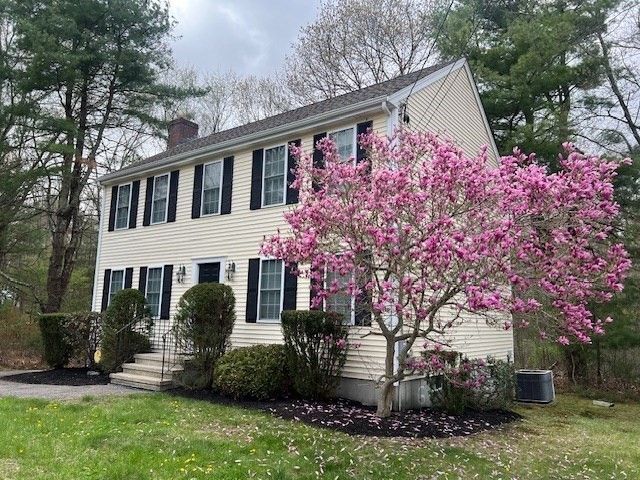 227 Village St Property Photo