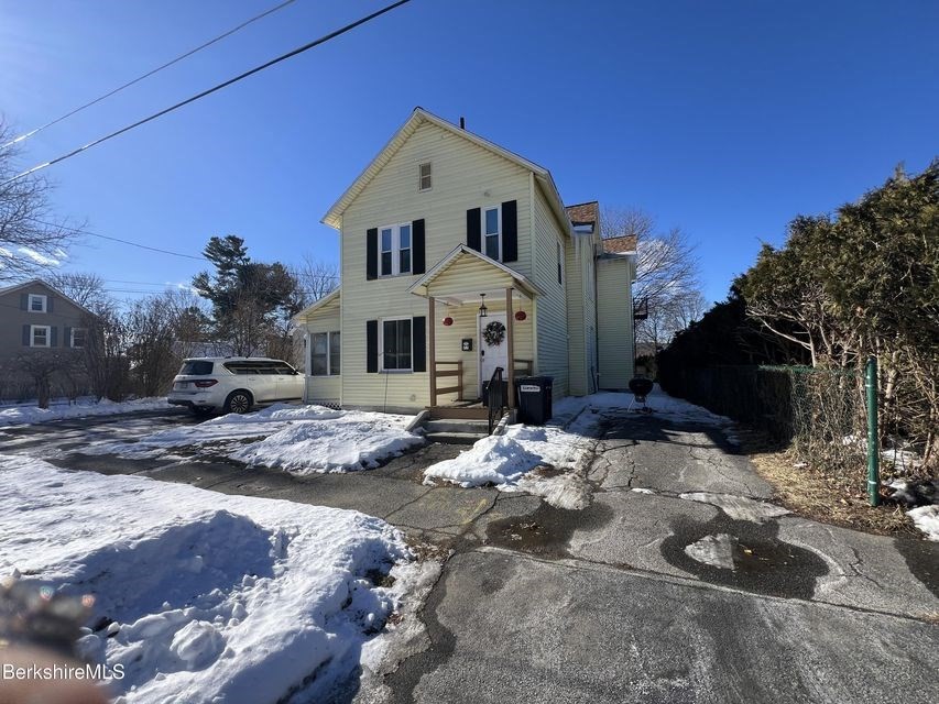 75 Briggs Ave Property Photo