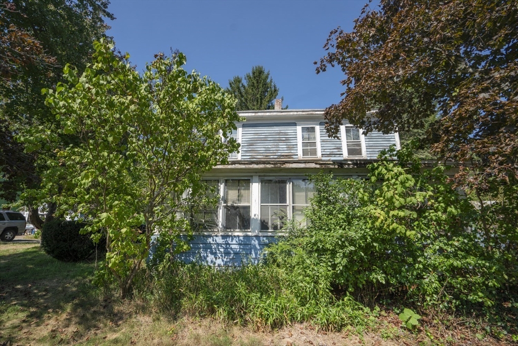 134 Elm St Property Photo 3