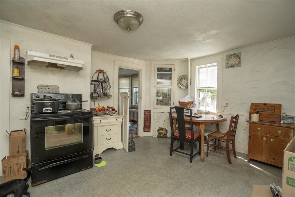 134 Elm St Property Photo 6