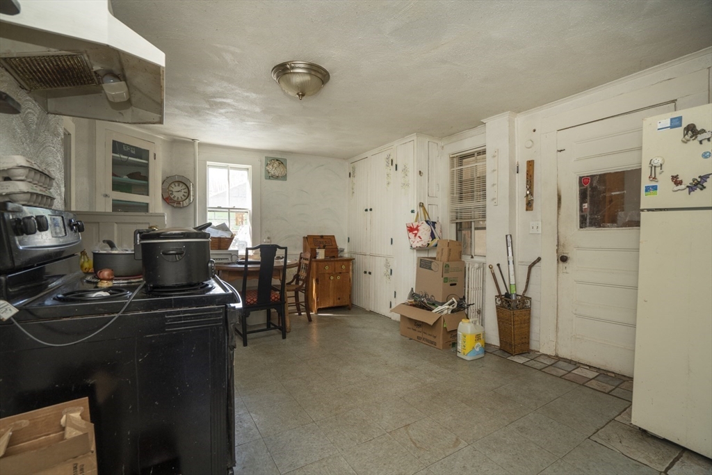 134 Elm St Property Photo 8