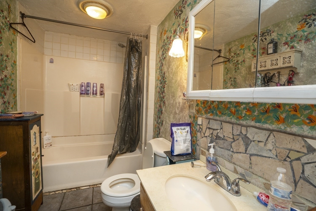 134 Elm St Property Photo 22