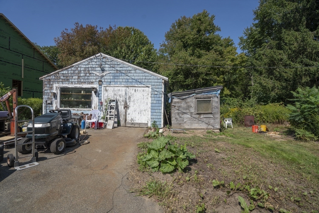 134 Elm St Property Photo 33