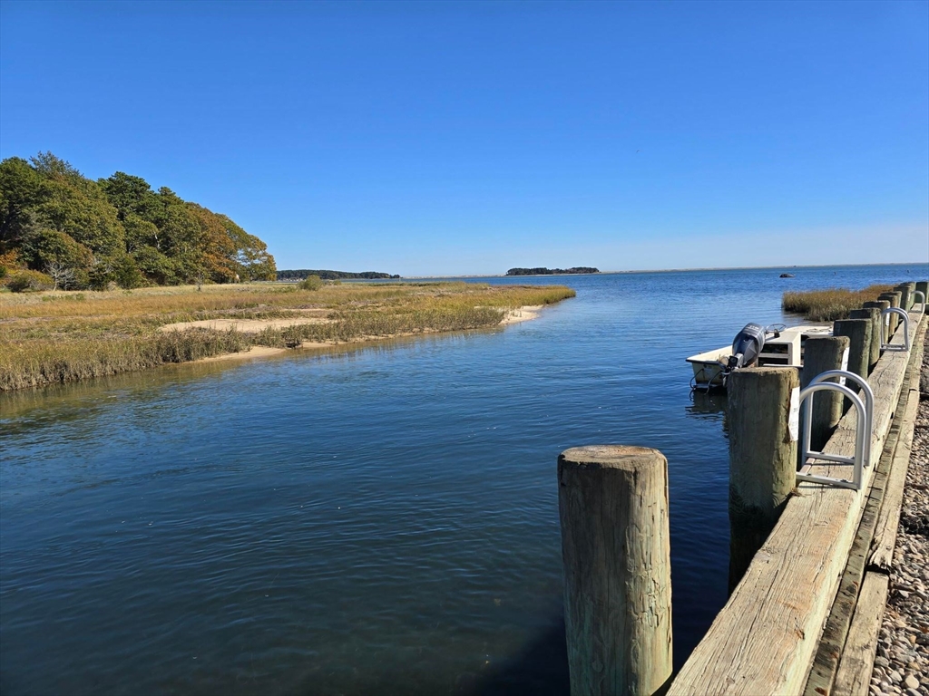 8 Monomoy Ln Property Photo 2