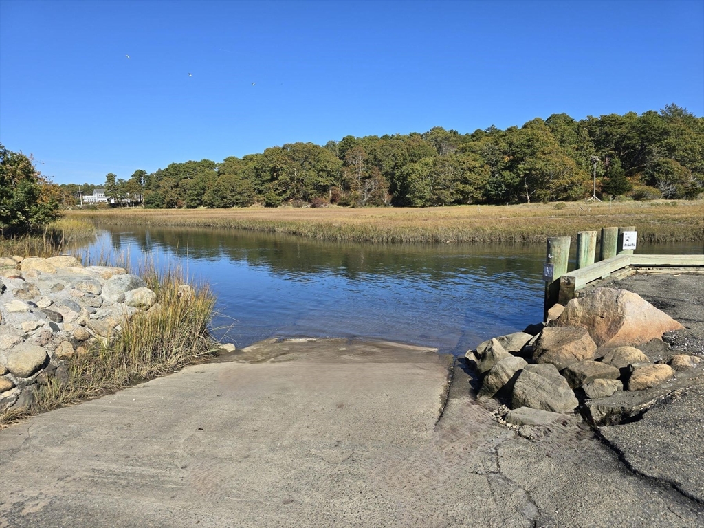 8 Monomoy Ln Property Photo 7