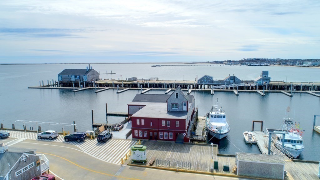 16 Macmillian Pier Property Photo